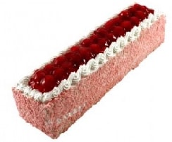 Hijyenik Üretim 4-6 Kişilik Çilekli Baton Yaş Pasta